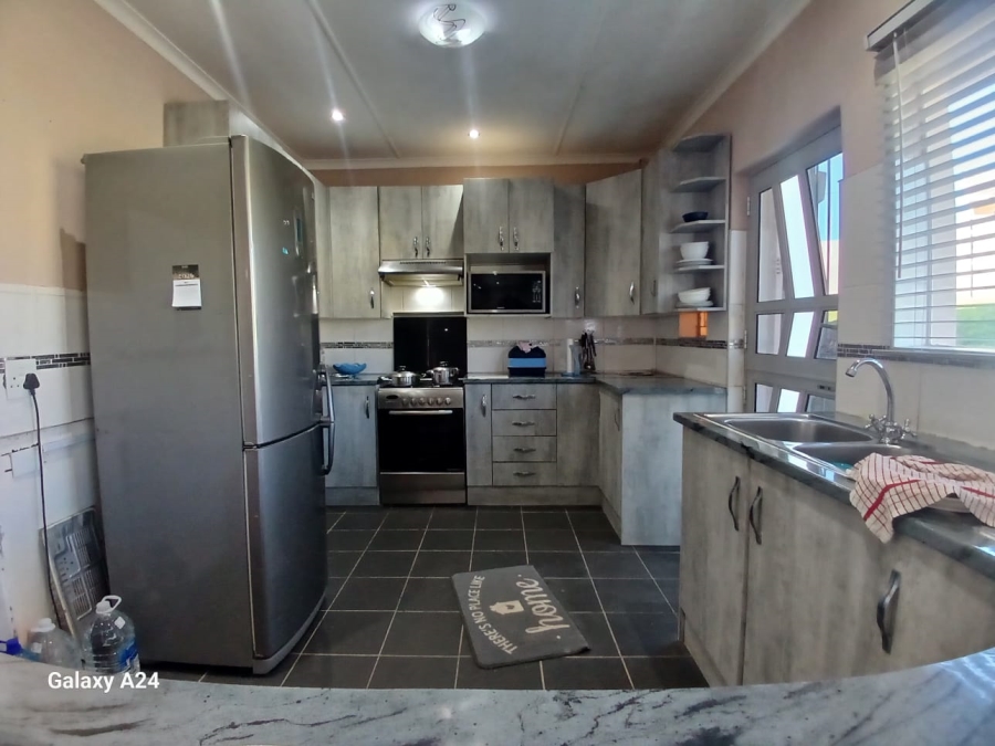 4 Bedroom Property for Sale in Amalinda Eastern Cape